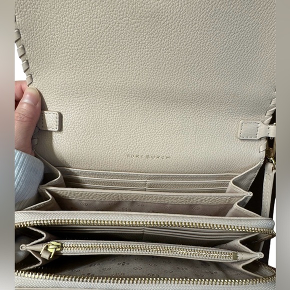 Tory Burch Beige Cream Crossbody Bag Plenty of Pockets & Cardholders - Picture 6 of 10